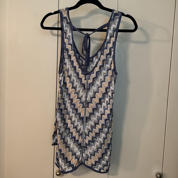 White House Black Market V neck sweater shell Large - Picture 2 of 4